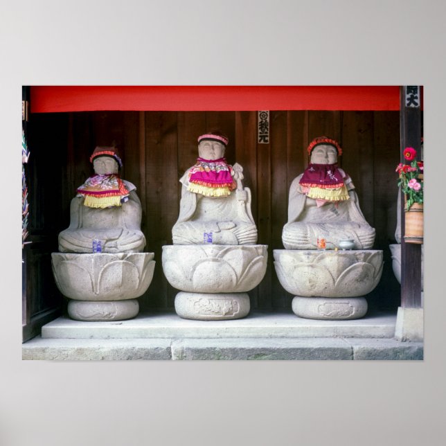 Affiche Rangée de statues de moines Jizo avec bib et casqu (Devant)