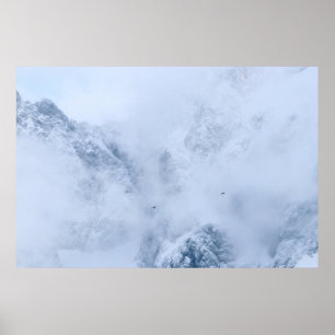 Affiche Ravens, montagnes enneigées et nuages