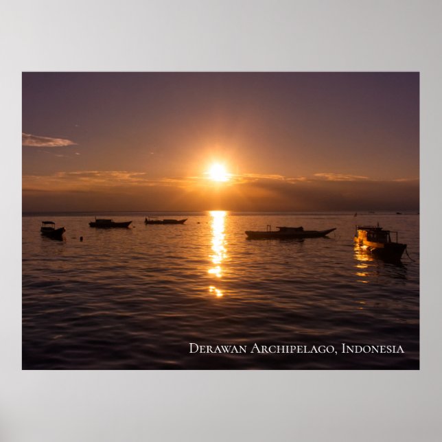 Affiche Rayons de soleil couchant bateaux flottants mer cr (Devant)