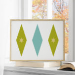 Affiche Retro Aqua Blue Green Yellow Stars Diamants<br><div class="desc">Cette affiche moderne du milieu du siècle présente 3 grands diamants avec 2 étoiles au centre,  dans un mélange de couleurs bleu aqua,  vert avocat et jaune. Cela ferait un ajout amusant à vos murs !</div>