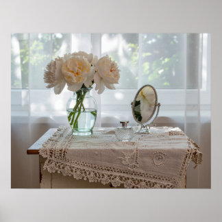 Affiche Rêverie matinale sur la coiffeuse – Fleurs pastel