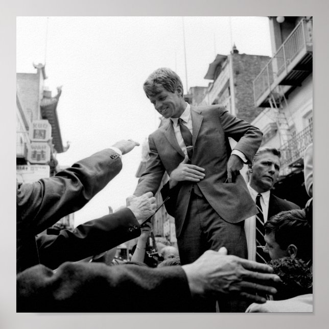 Affiche Robert Kennedy Pressing The Flesh - 1968 (Devant)