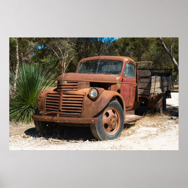 Affiche Rusty old truck abandoned in outback Australia. (Devant)