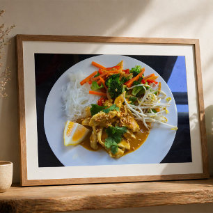 Affiche Sale de poulet thaïlandais avec légumes et riz