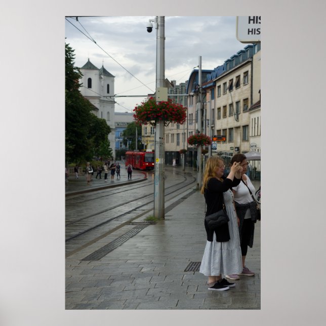 Affiche Scène de rue de la cathédrale de Bratislava et tra (Devant)