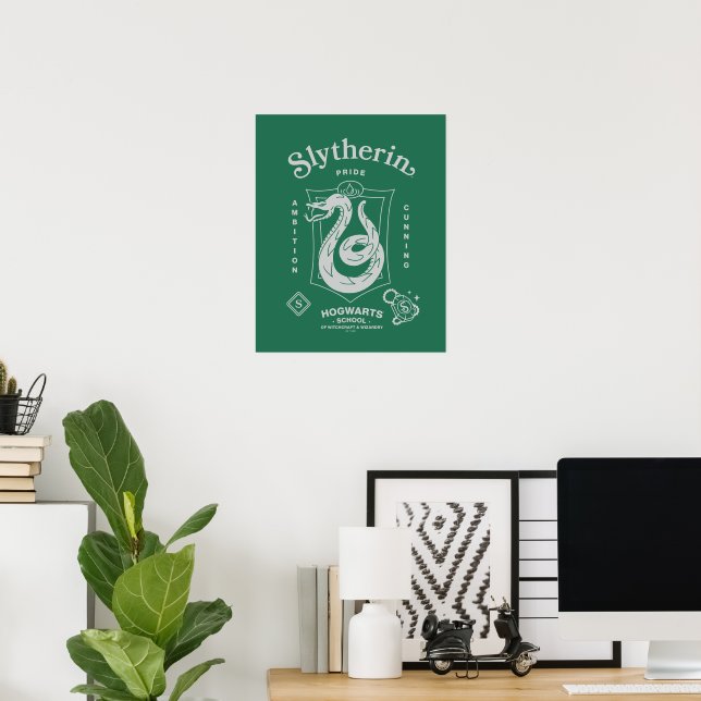 Affiche SLYTHERIN™ Pride Ambition Cunning Crest (Bureau à domicile)