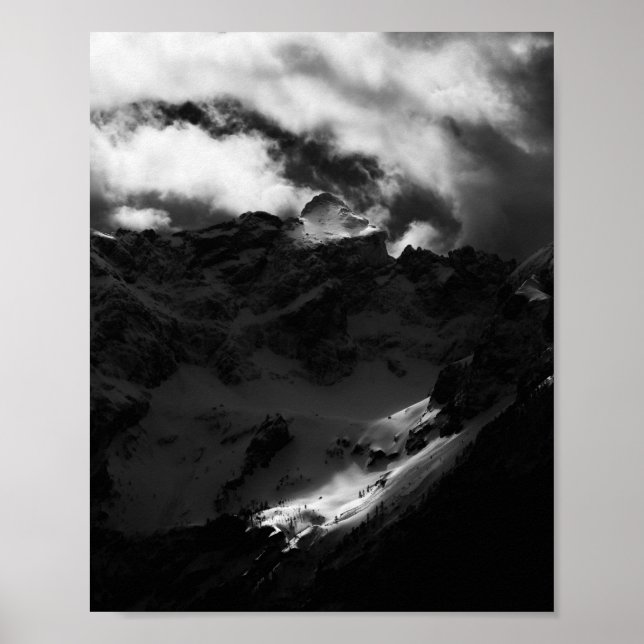 Affiche Soleil brillant sur la montagne majestueuse (Devant)