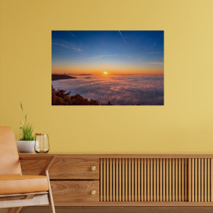 Affiche Soleil culminant au-dessus des nuages le matin