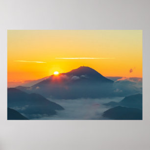 Affiche Soleil culminant derrière Uršlja gora, Slovénie