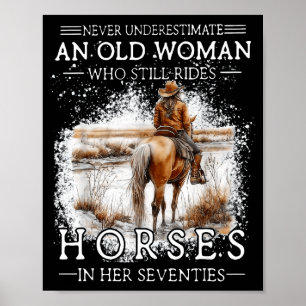 Affiche Sous-estimer une vieille femme qui monte à cheval