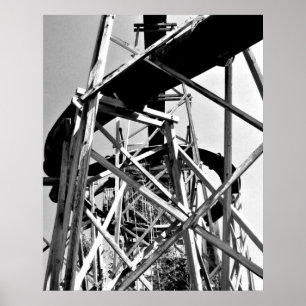 Affiche Sous la glissière de tube d'eau // Noir et blanc