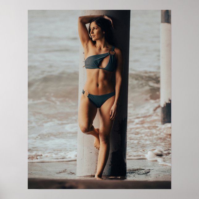 Affiche Swimsuit Model At The Beach (Devant)