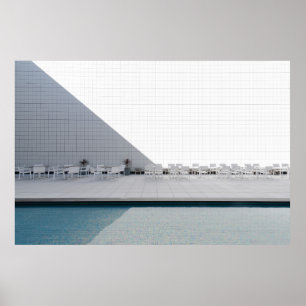 AFFICHE TABLE BLANCHE AVEC CHAISES EN JOURNÉE