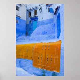 Affiche Tapis Drappé Sur Un Mur Bleu