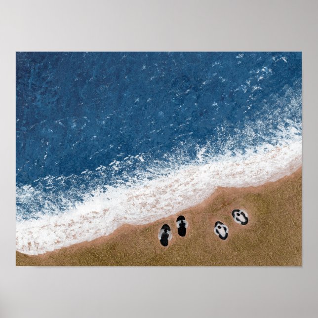 Affiche Tongs sur le sable de la plage (Devant)