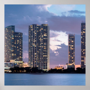 Affiche Tours en condominium au bord de l'eau à Miami