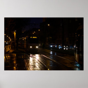 Affiche Tram dans une nuit pluvieuse