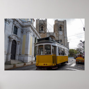 Affiche Tramway jaune sur la cathédrale de Lisbonne au Por