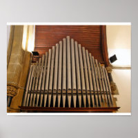 Tuyaux d'orgue d'église et lambris en bois