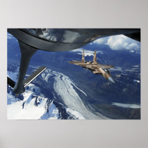 Affiche Un aigle F-15C de l'armée de l'air américaine se p