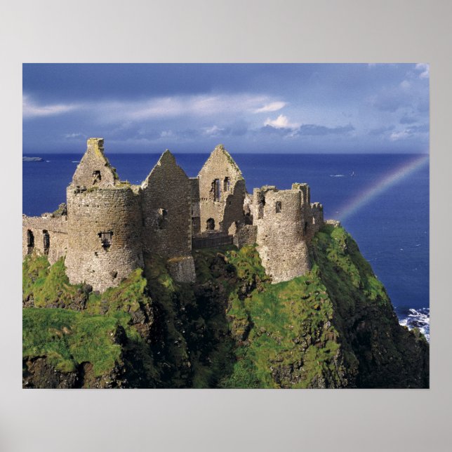 Affiche Un arc-en-ciel frappe le château médiéval de Dunlu (Devant)