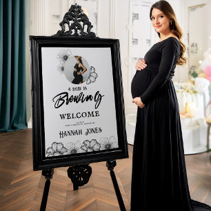 Affiche Un bébé brasse Goth Baby shower Crâne & Fleurs