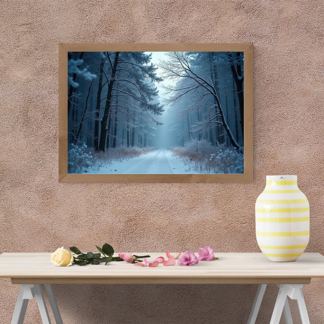 Affiche Un chemin serein à travers une forêt enneigée (Créateur téléchargé)