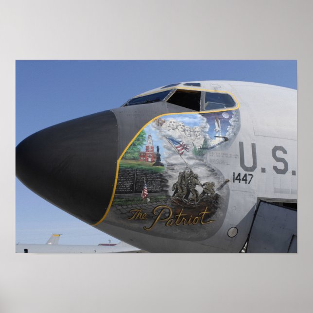 Affiche Un KC-135 Stratotankeraffichant un nez patriotique (Devant)