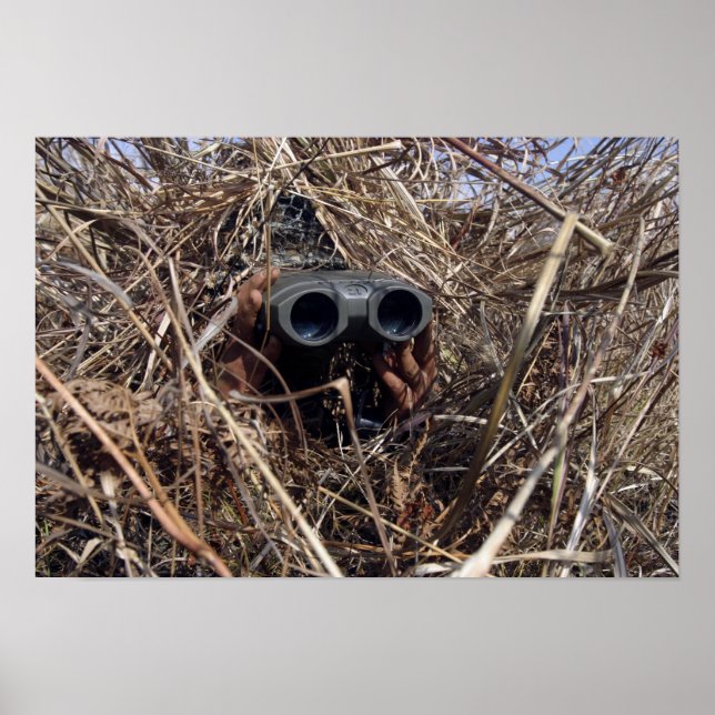 Affiche Un observateur de scouts pratique la technique d'o (Devant)