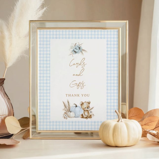 Affiche Un petit panneau de table en vichy bleu automnal p (A Little Pumpkin Blue Gingham Fall Baby Shower Tabletop Sign)