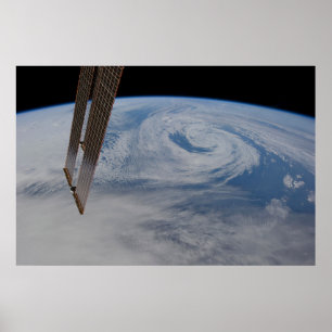 Affiche Un Système De Faible Pression Mi-Atlantique.