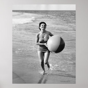 Affiche Une femme avec un Beach Ball