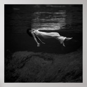 Affiche Une femme dans l'eau