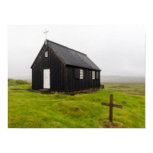 Une petite église noire en Islande