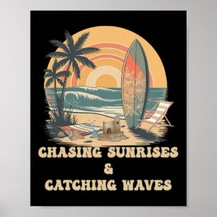 Affiche Vagues de surf poursuivant les surfeurs des levers