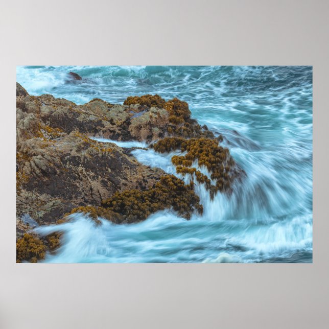 Affiche Vagues déferlantes sur une côte rocheuse (Devant)
