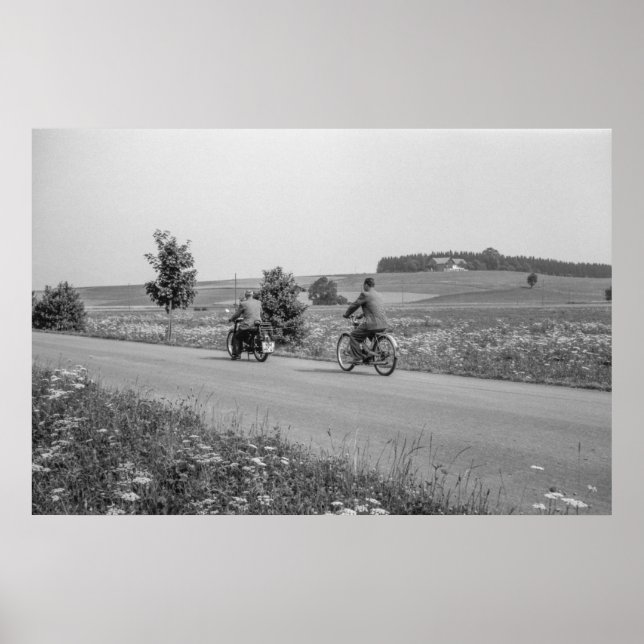 Affiche Vélo de remorquage de moto noir et blanc 1968 (Devant)