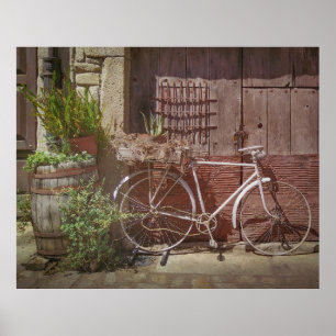 Affiche Vélo vintage près d'une façade rustique, La Alberc