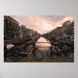 Affiche Vélos au coucher du soleil à Amsterdam
