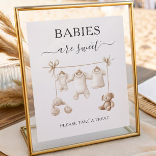 Affiche Vêtements et Jouets Bébé Beige Les bébés sont Mign