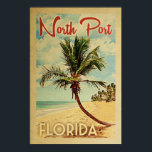 Affiche Vintage voyage de palmier du port nord<br><div class="desc">Un imprimé d'art moderne de North Port Florida,  datant du milieu du siècle et d'un style rétro unique,  dans un style d'affiche de voyage vintage. Il dispose d'un palmier incurvé sur une plage de sable avec l'océan sous un ciel bleu nuageux.</div>