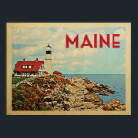 Affiche Vintage voyage du Maine<br><div class="desc">Design Maine de style Vintage voyage avec un phare sur la falaise,  surplombant l'océan Atlantique. Merci à la photo de Loren Kerns comme base : www.flickr.com/photos/lorenkerns/4822059747</div>