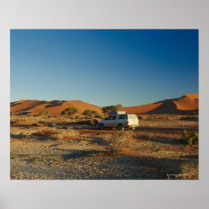 Affiche Voiture 4x4 dans le désert Paysage du Namib à