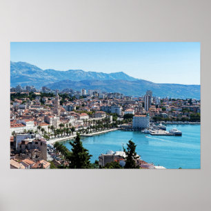 Affiche Vue aérienne de la ville divisée en front de mer,