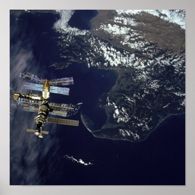 Affiche Vue de la station spatiale Mir de Shuttle Atlantis (Devant)