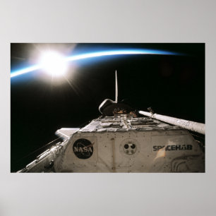 Affiche Vue du lever du soleil à partir de Space Shuttle E