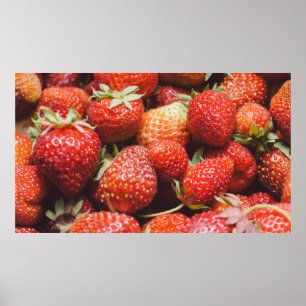 Affiche Vue rapprochée sur fraise fraîche d'été avec la pi