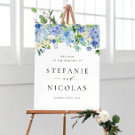 Affiche Watercolor Blue Hydrangeas<br><div class="desc">Bienvenue aux invités à votre événement avec ce panneau d'accueil personnalisable de la fête de fiançailles. Il est doté d'hydrangées bleu aquarelle et d'anémones et roses rose et ivoire. Personnalisez ce panneau d'accueil fleuri en ajoutant les détails de votre événement. Ce panneau de fiançailles d'hydrangée est parfait pour les événements...</div>