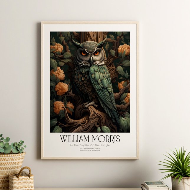 Affiche William Morris Chouette Vintage aux fleurs (William Morris Vintage Owl with Blossoms Poster in a boho neutral living room in a wooden frame.)