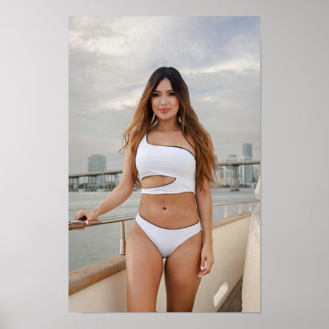 Affiche Woman In A White Swimsuit (Devant)